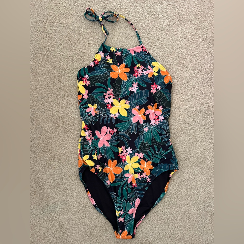 Old Navy Women’s Floral One-Piece Swimsuit